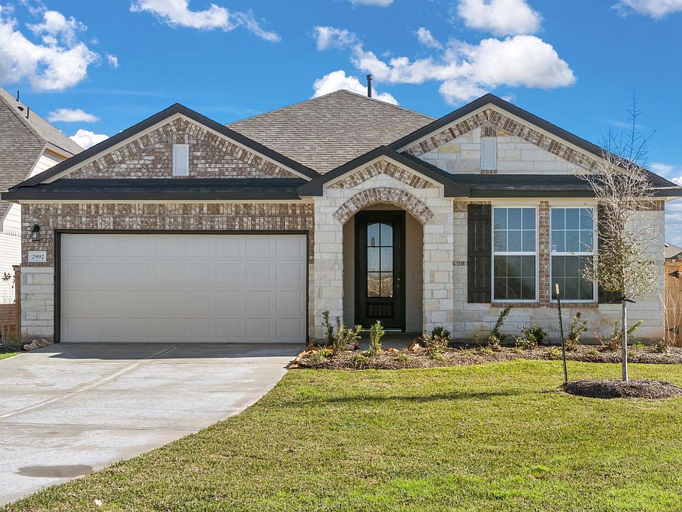 Welcome home to 2992 Tantara Drive located in the Sunterra Community and zoned to Katy ISD.