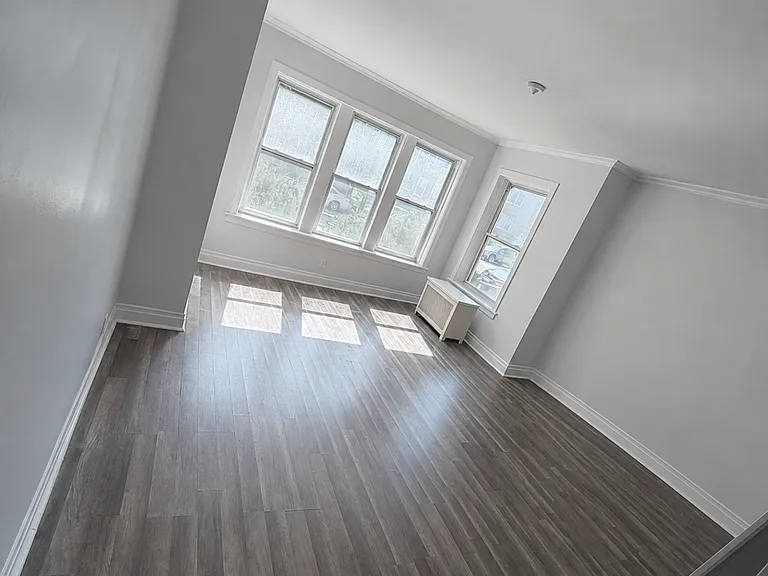 5418 N Kimball Ave — Photo 1