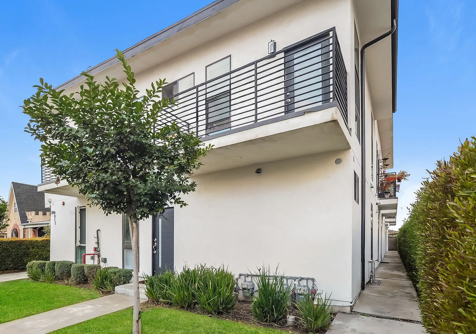 Belden East LA — Photo 1