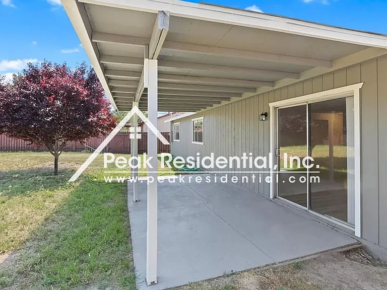 4154 Englewood St — Photo 20