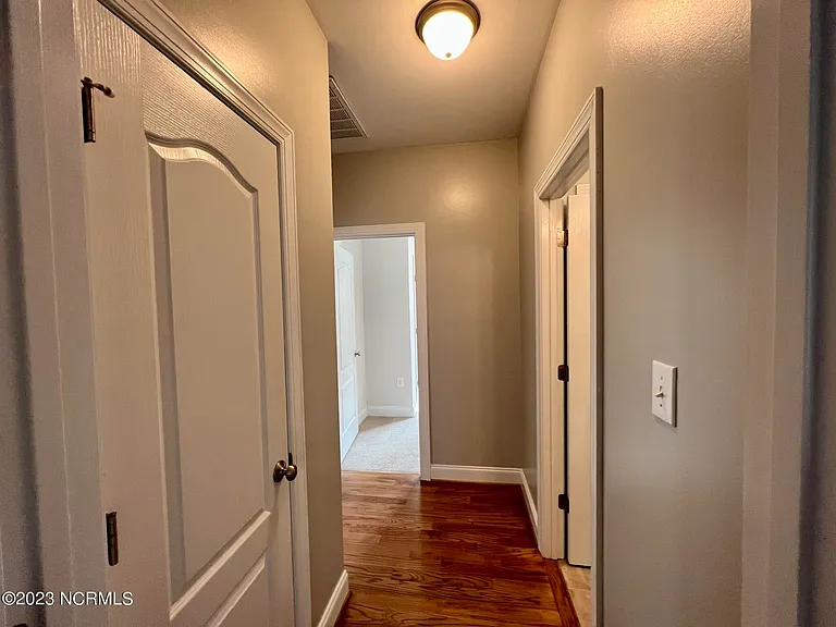 206 Sandy Springs Rd — Photo 22