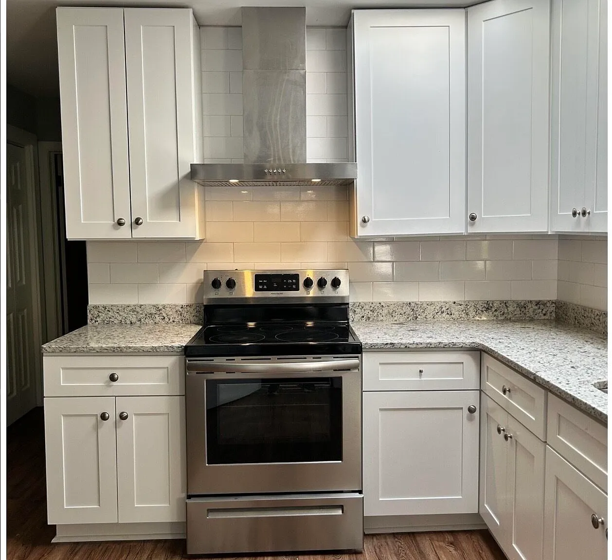 3 bed, 2.0 bath, 1630 sqft, $3,000 — Photo 2