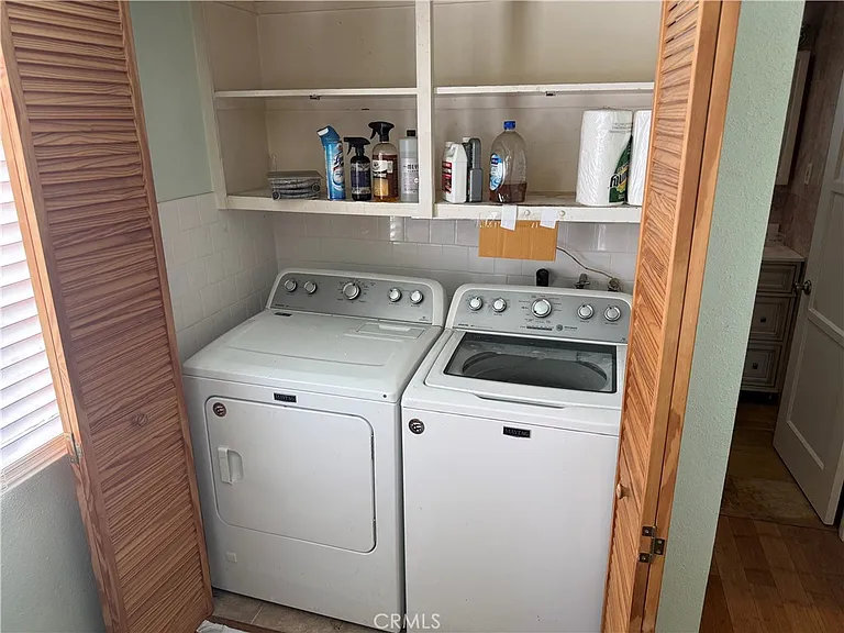 628 W Floral Dr — Photo 6