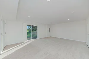 212 N Commerce St — Photo 15