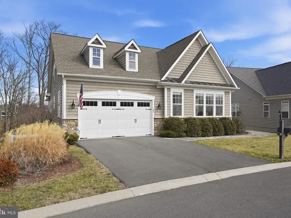 105 Turnstone Ln, Lake Frederick, VA 22630