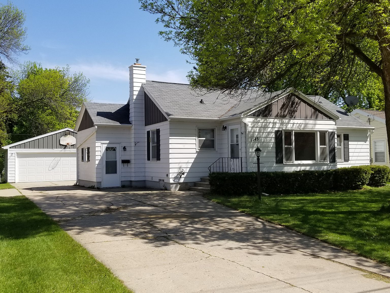 1145 S Fisk St, Green Bay, WI 54304 Zillow