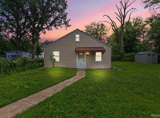 14734 Collinson Ave, Eastpointe, MI 48021