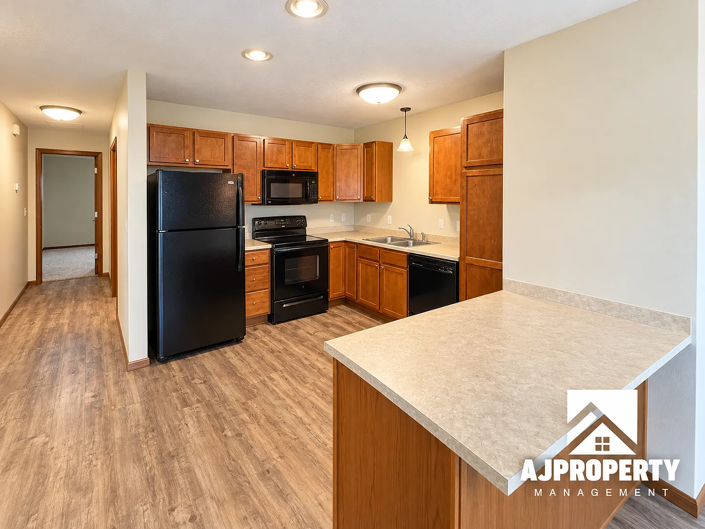 1040 N Main Ave. — Photo 3