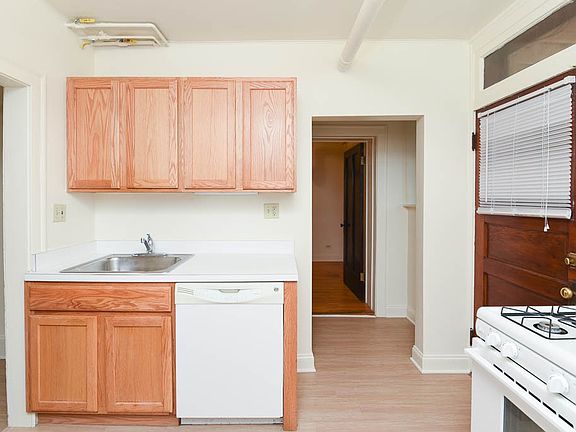4th image of 4869 N Talman Ave #H
