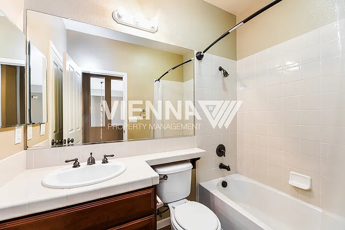 1014 Waterford Dr — Photo 17