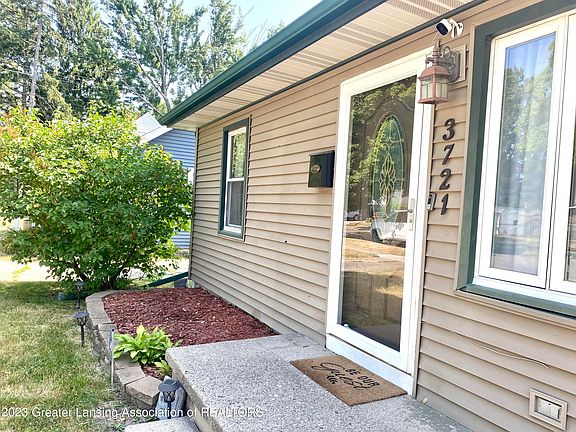 3rd image of 3721 Parkway Dr