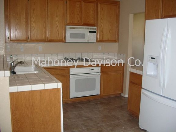 5th image of 1870 Lexington St