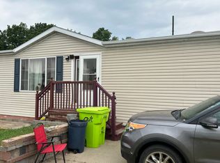 11096 Wood Run Cir, South Lyon, MI 48178