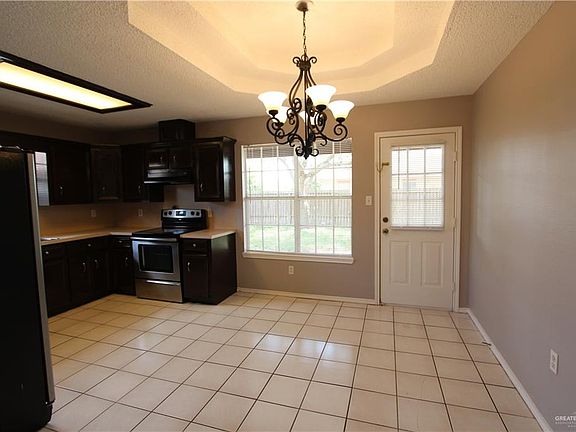 3rd image of 3416 Minnie Ln