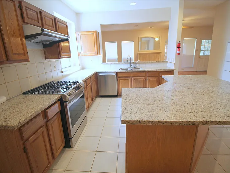 16326 Brush Meadows Ct — Photo 11