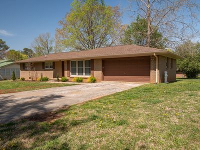 1706 Grandaddy Rd, Lawrenceburg, TN, 38464