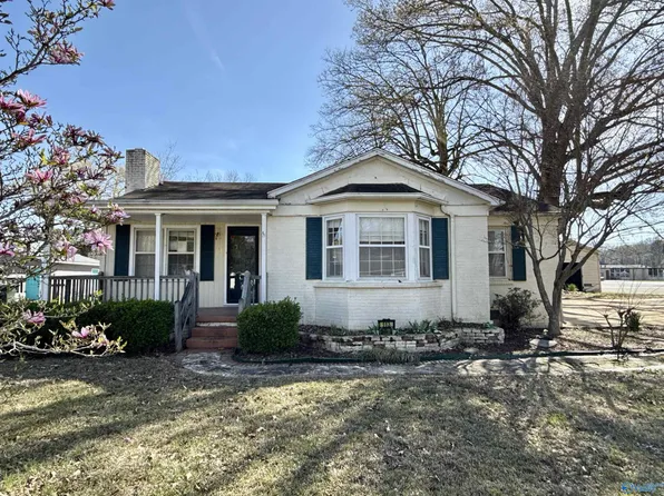 113 Cecil St, Scottsboro, AL 35768