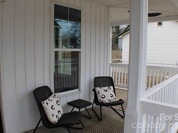 2nd image of 128 College St