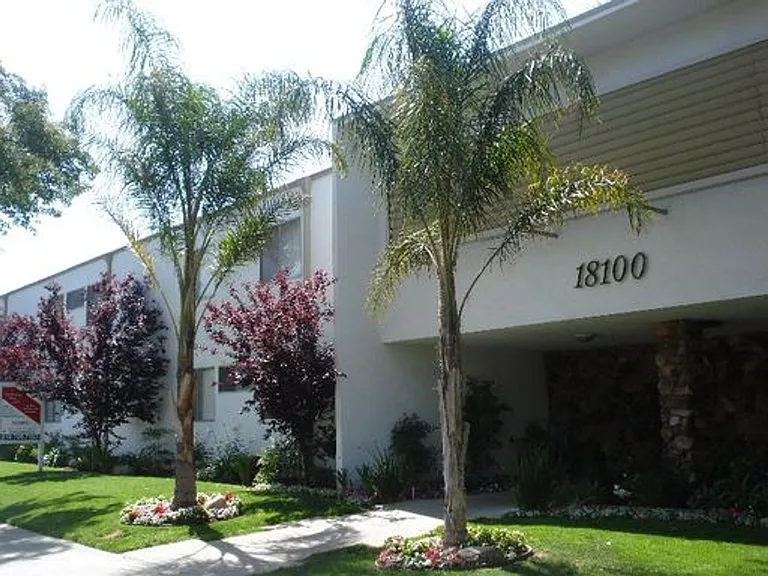 18100 Roscoe Blvd Northridge, CA 91325 — Photo 21