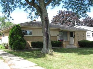 9020 W Lawrence Ave, Milwaukee, WI 53225