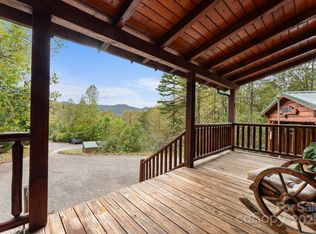 80 Slow Ln, Whittier, NC 28789