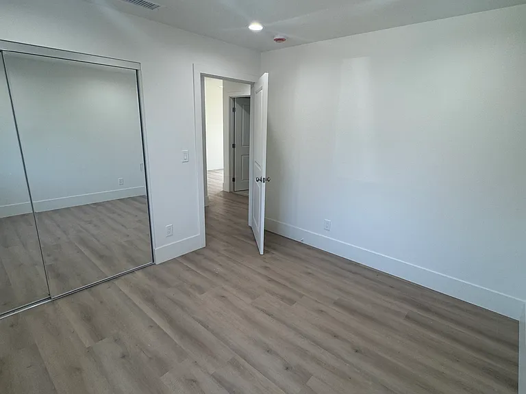 8847 1/2 Isora St #1/2 — Photo 5