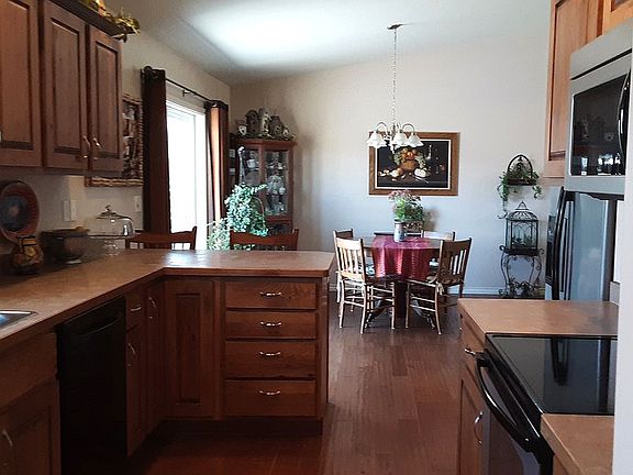 Great layout to entertain