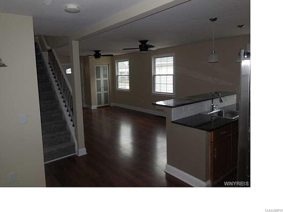 3rd image of 125 Midland Ave