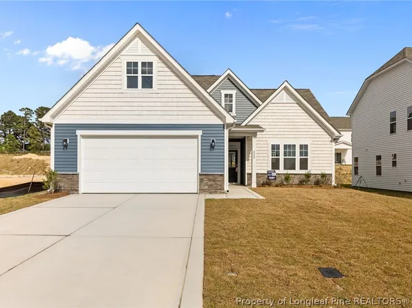 228 Marlborough St, Raeford, NC 28376