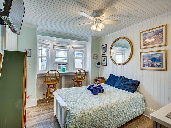 5th image of 807 E 8th St #203