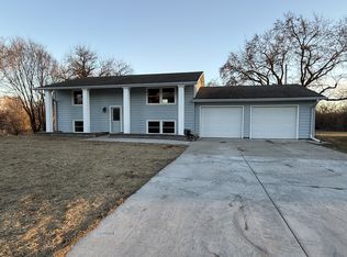 1151 Riverview Rd, Fremont, NE 68025