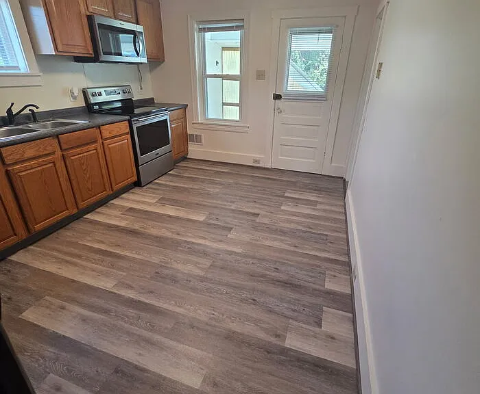 701 8th St #2 — Photo 2