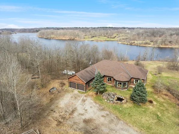 399 Grady Rd E, Rideau Lakes, ON K0G 1X0