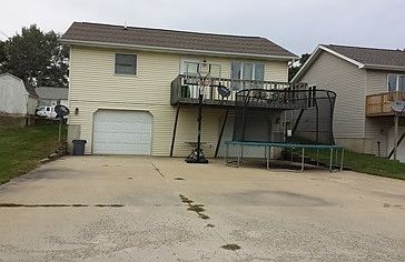 2nd image of 425 W 4th St