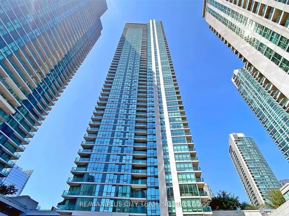 18 Harbour St, Toronto, ON