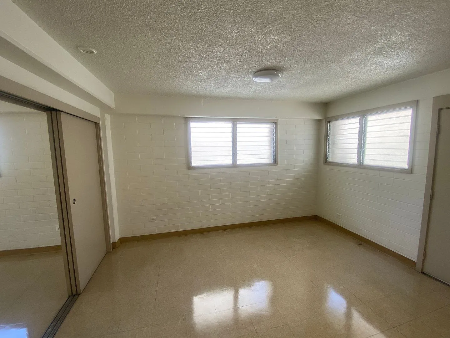 2428 Koa Avenue — Photo 4