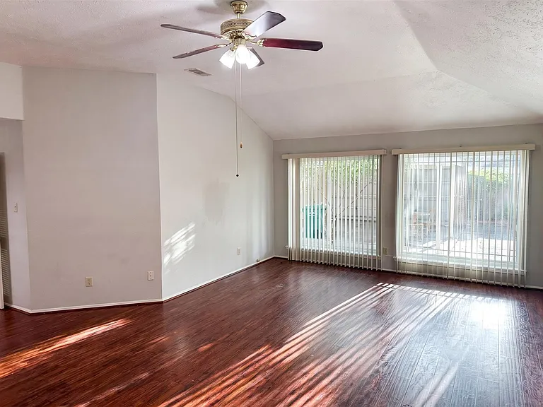 9419 Clipperwood Pl — Photo 3