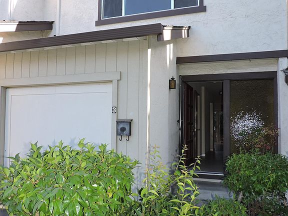 2nd image of 10249 Oasis Ct #3