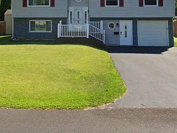 5 Tree Line Dr, Liverpool, NY 13090