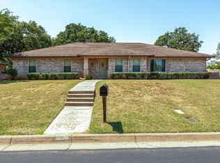 617 W Louella Dr, Hurst, TX 76054