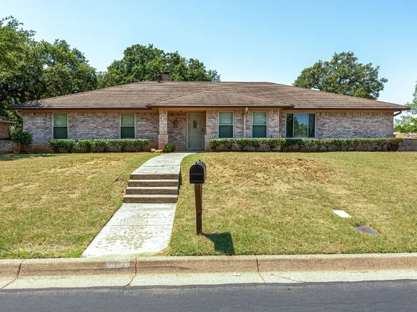 617 W Louella Dr, Hurst, TX 76054