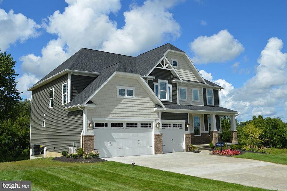 1st image of 2200 Idlewyld Dr