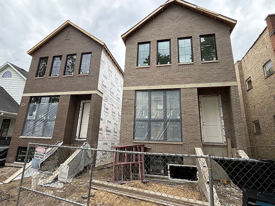 1st image of 6732 N Oxford Ave