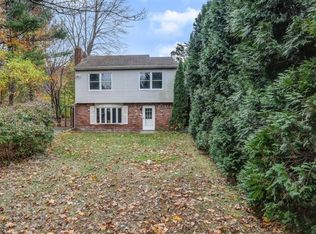 9 Woodland Dr, Oak Ridge, NJ 07438
