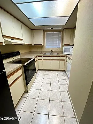 2 bed, 2.0 bath, 1072 sqft, $1,500 — Photo 2