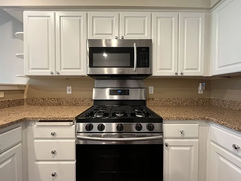 10272 NW Alder Grove Ln — Photo 6