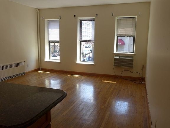 3rd image of 274 7th Ave #A2