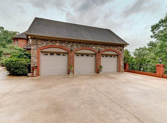 3rd image of 8938 Prairie Schooner Cir