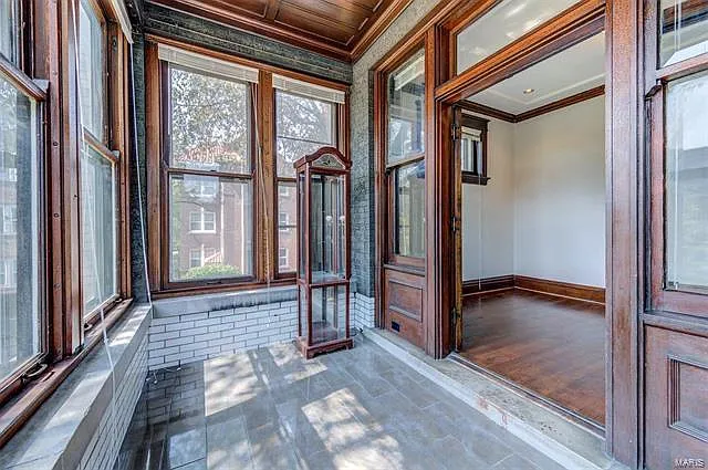 5779 Pershing Ave — Photo 17