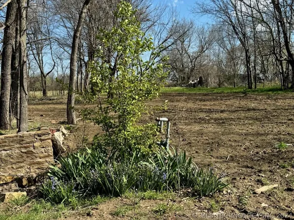 416 W Seminole Ave, Nowata, OK 74048